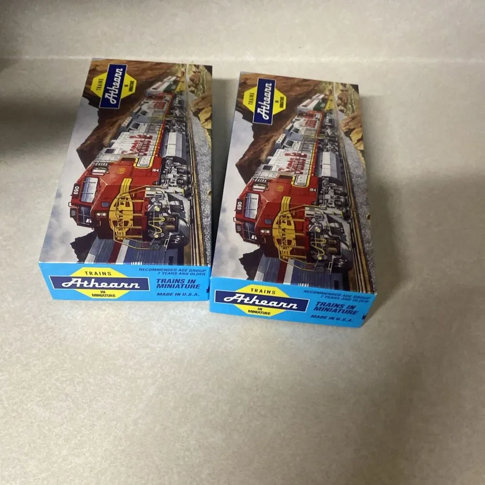 LOT OF 2 Vintage ATHEARN Trains In Miniature HO Vintage Blue Box Erie/G.T.W.